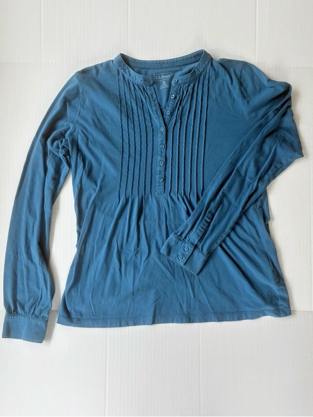L.L. Bean Women’s Long Sleeve Pleated Henley 100% Cotton Size Medium Teal Blue